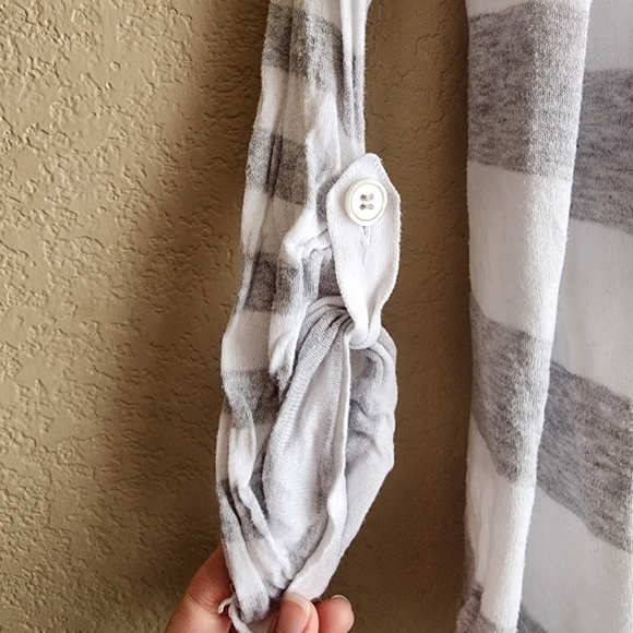 Express Gray and White Striped Knit Cardigan Size M - Picture 5 of 13